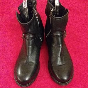 Artisan by Zigi Short Boots